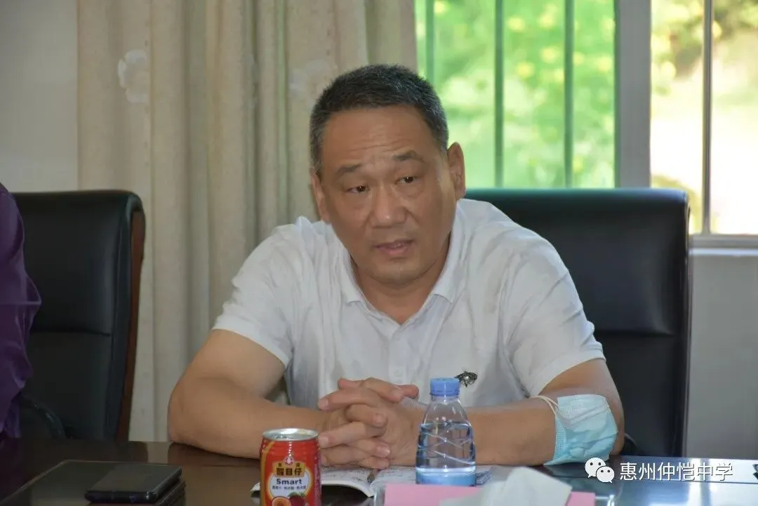 心理教师李华华老师介绍学校心理危机预防及干预工作