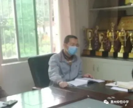 初中部负责人童伟锋副校长发言